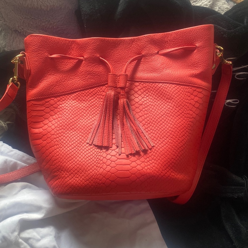 Brand new without tags Gigi hadid leather purse with dust bag a care card